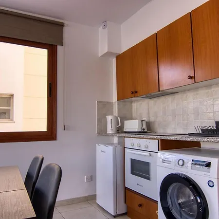 Phaedrus Living: City Flat Palas 103-3