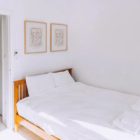 Villa Minimal Townhouse Center Paphos-3