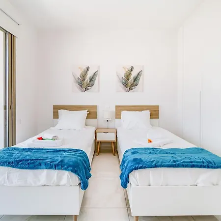 Adolina Two Bedroom Apartment 301 By Ezoria-2