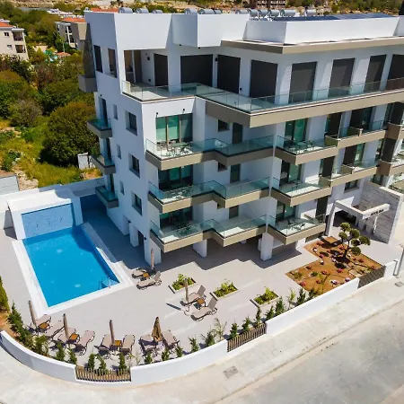 Adolina One Bedroom Apartment 302 By Ezoria-3