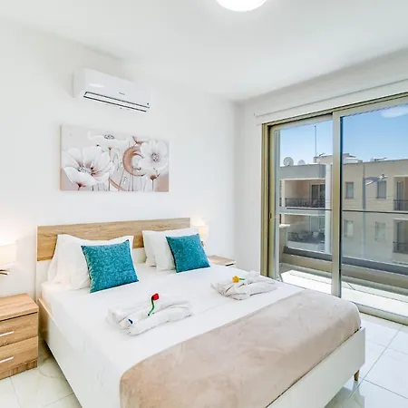 Adolina Two Bedroom Apartment 201 By Ezoria-2