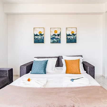 Adolina One Bedroom Apartment 202 By Ezoria-2
