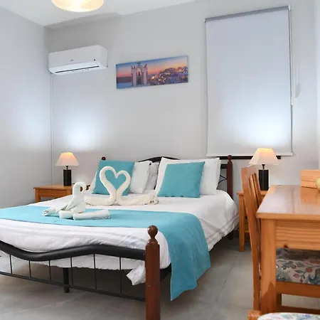 Alexis Apartments - Nice 2-Bedroom With Swimming Pool-2