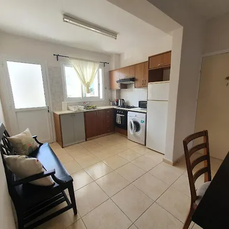 Ancient Paphos - Cozy Place Next To The Sea, Marina, Historical Sites, Buses, Mall, And Market-2