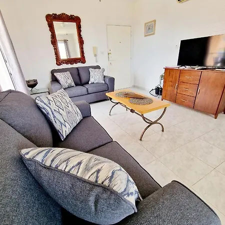 Emma'S Place, 2 Bedroom Apartment With Pool View-2