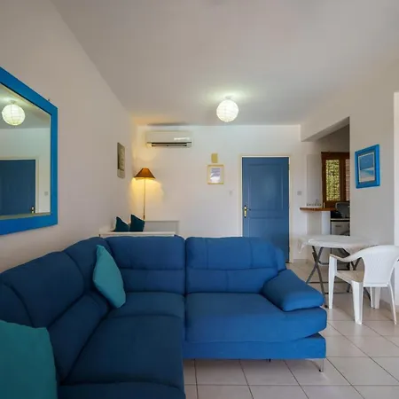 Regina Gardens Blue Apartment-3