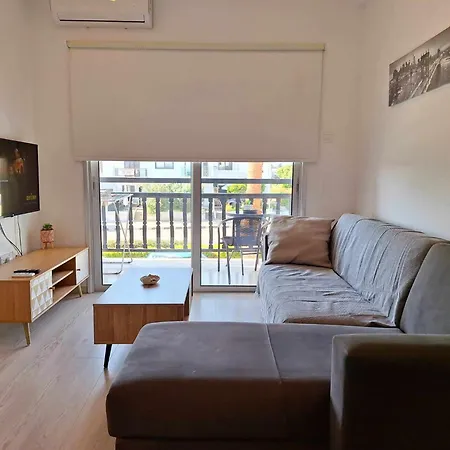 Charming Holiday Retreat Kato Paphos Apt 400M To The Beach-2