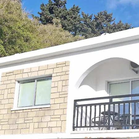 Charming Holiday Retreat Kato Paphos Apt 400M To The Beach-3