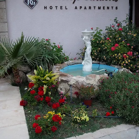 Hilltop Gardens Hotel Apartments-3