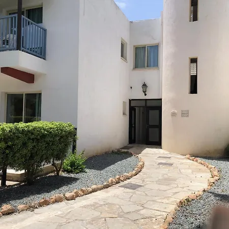 Paphos Gardens - 1Br Apt Near Pool, 5 Mins To Beach And Shops-3