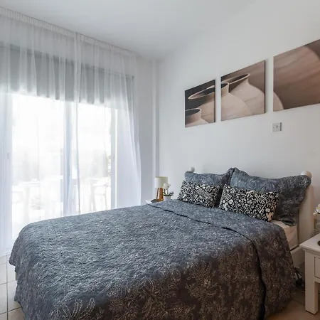Beautiful One Bed Apartment In Paphos-2
