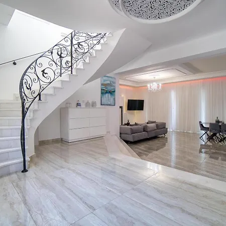 Seafront Villa 2-3