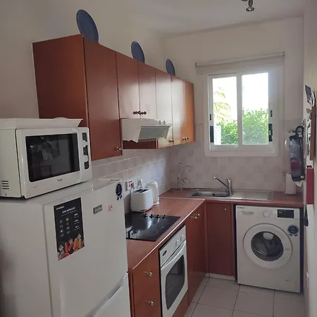 Aurora Townhouse - Complimentary Paphos Airport Transport-3
