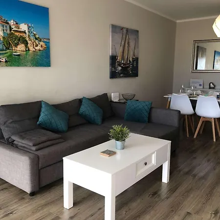 Kings Palace - Modern And Stylish 1 Bedroom Apartment-2
