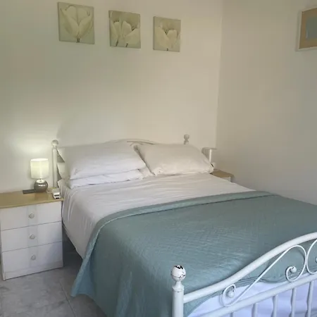 Pelagos Hill Apartment-3
