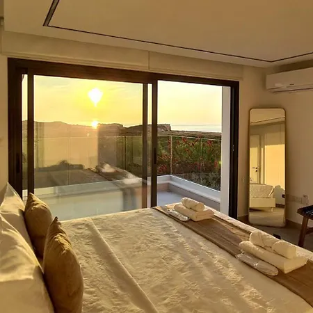 Phaedrus Living Venus Seaview Lighthouse Villa-3