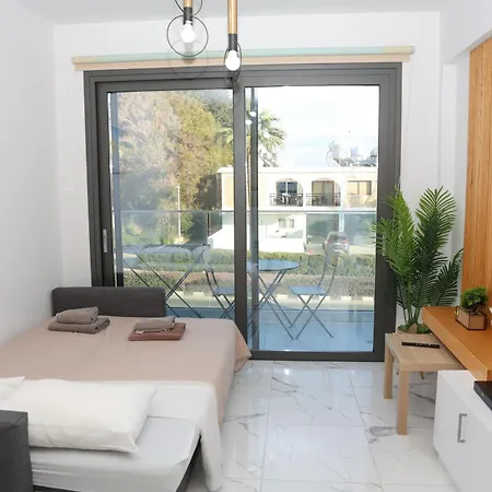 Sea Side Appartment In Kato Paphos-3