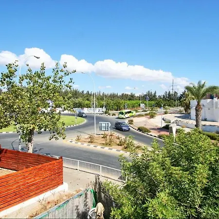 Newly Renovated Apartment In Tourist Area-2