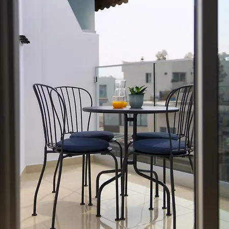 Phaedrus Living: Seaside Luxury Flat Lighthouse 68-3