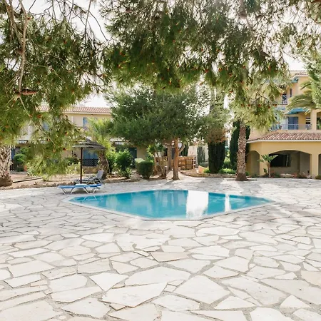 Regina Gardens 2 Bedroom Sea View Flat In Paphos-2