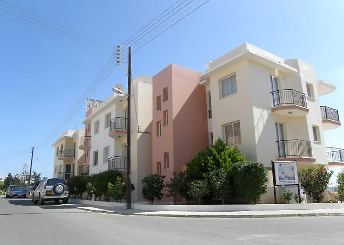 Athena And The Owl Beachside Apt Paphos che accetta animali