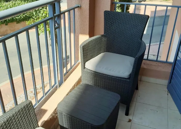 Limnaria Gardens: Sunny 2 Bed Apartment Paphos acceptant les animaux