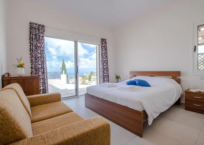 Resitour - Perneri Four Bedroom Villa Paphos