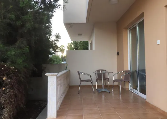 Davi'S Studio Apartment Paphos
