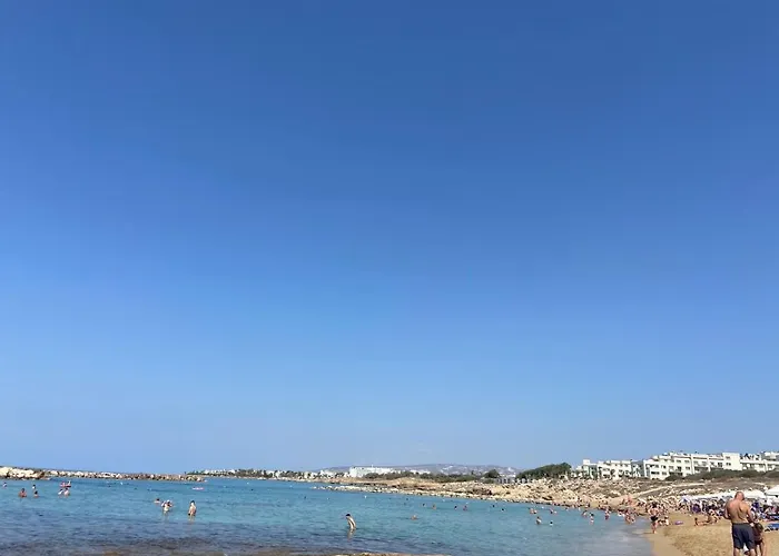 Regina Garden Renovated & Lovely Apartment, Paphos che accetta animali