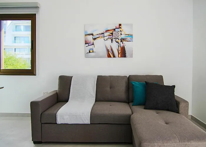 Haustierfreundliches Ferienwohnung Phaedrus Living City View Luxury Flat Georgos 203 Paphos
