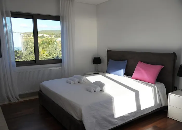 Luxury 6 Bedroom Villa With Privet Pool In Paphos