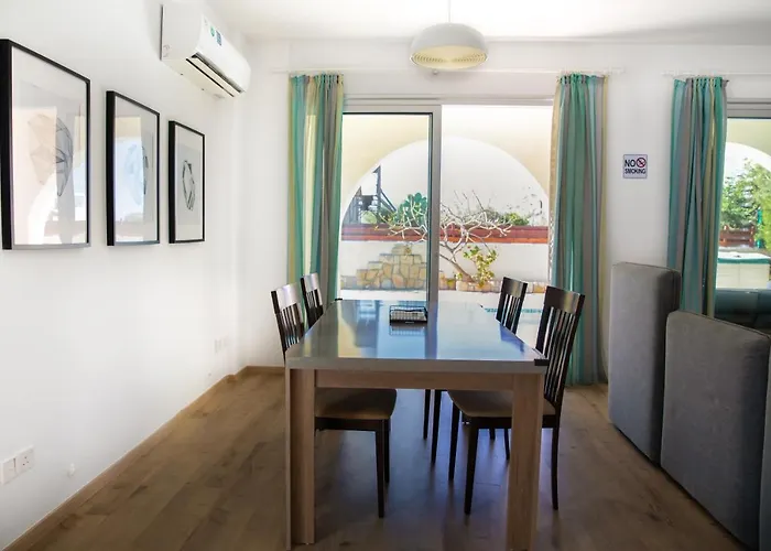 Haustierfreundliches Lighthouse Villa, Central & Close To Beach Paphos
