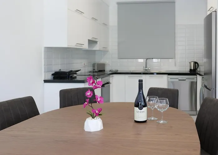 Cosy Paphos Villa - By Imh Travel & Tours
