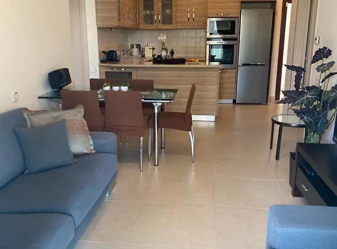 Haustierfreundliches Ferienwohnung Πολυτελές Ισόγειο Διαμέρισμα Με Βεράντα Και Κήπο Danaos 2 Giorgos Paphos