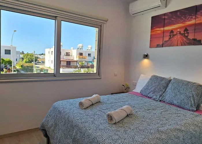 Charming Holiday Retreat Kato Paphos Apt 400M To The Beach
