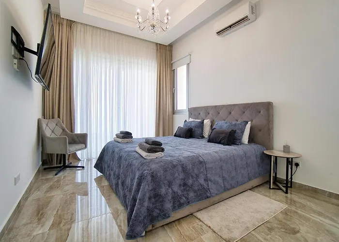 Huisdiervriedelijke Seafront Villa 2 Paphos