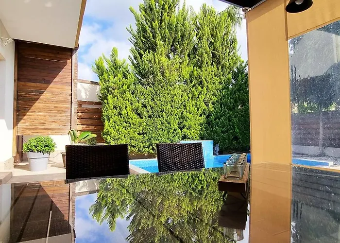 Shanti Paphos Holiday House