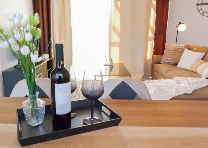 Huisdiervriedelijke H&O Boulevard Breeze Apartment! Paphos
