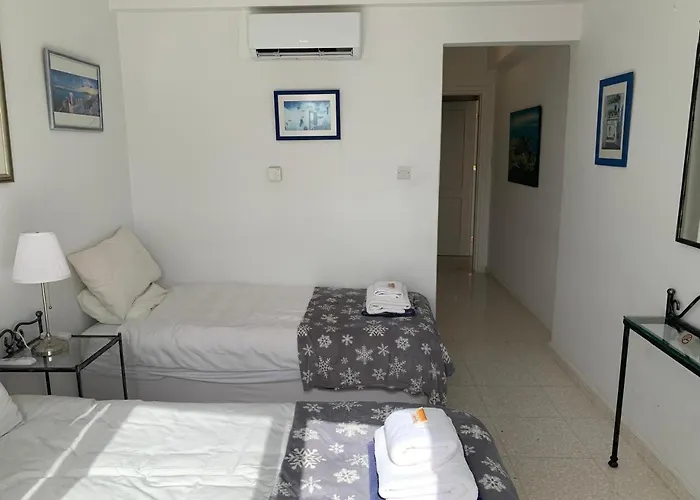 Huisdiervriedelijke King'S Palace - Spacious 2 Bed, 2 Bath With Sea And Pool Views Paphos