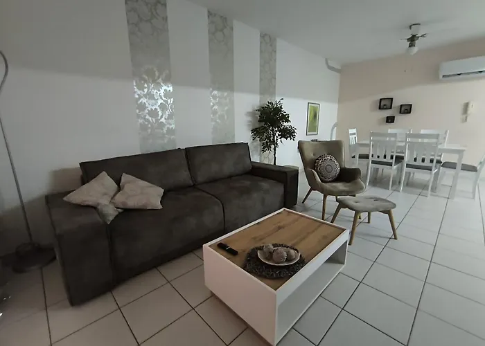Anthea Gardens - Cosy Condo Paphos