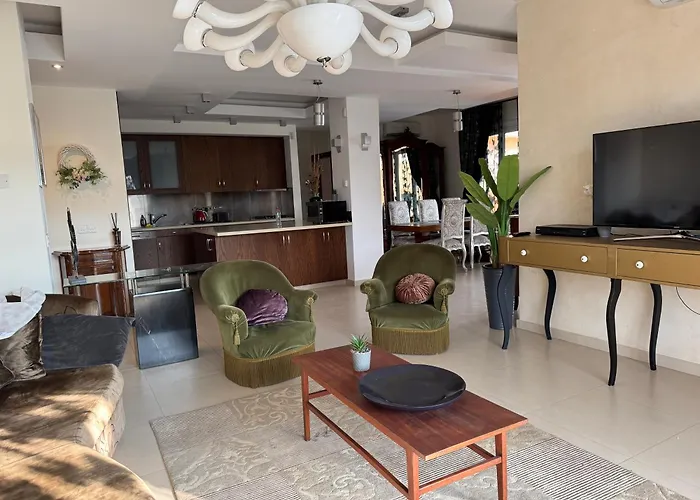 Ferienwohnung Huge Penthouse With Pool Paphos