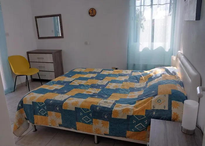 Haustierfreundliches Kings Apartment With Private Garden Paphos