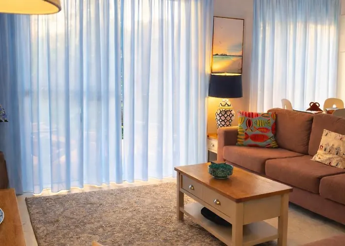 Stylish Garden Apartment At Paphos Harbour
