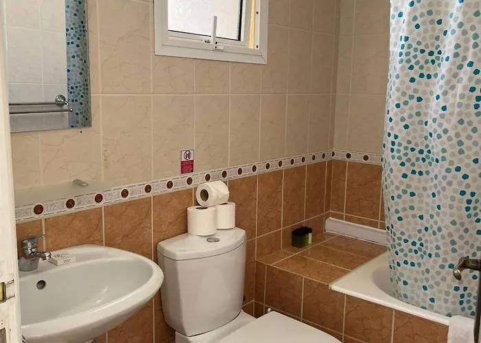 Haustierfreundliches Eden Heights Sea View Apartment 203 - By IMH Travel&Tours Paphos