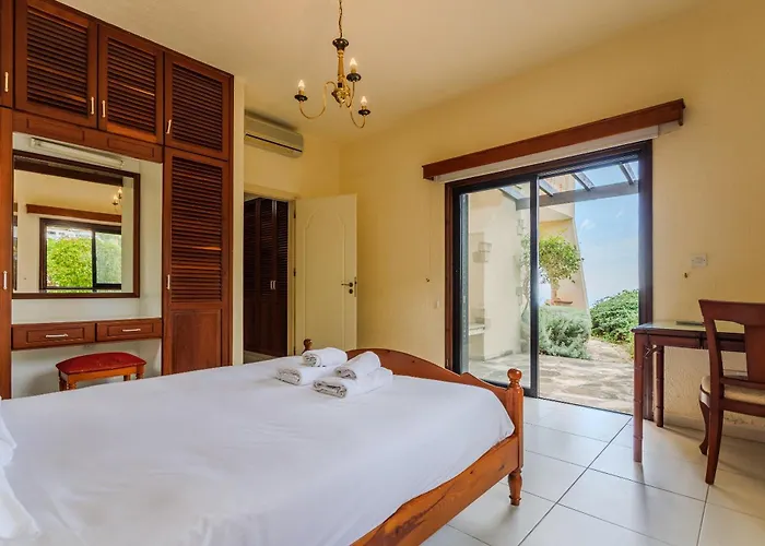 Resitour - Kamares Village Paphos avec Piscine