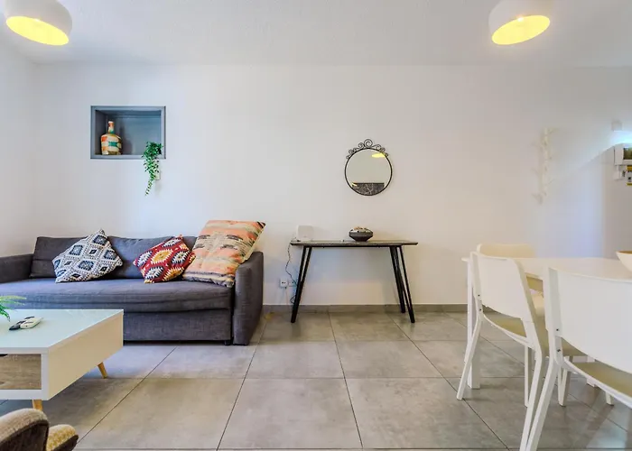 Huisdiervriedelijke Alex'S Vacation Suite - 100M From The Beach - 6 Guests Paphos