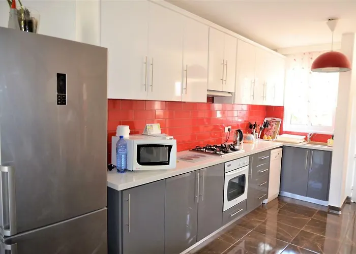Isabella Court Townhouse Near Venus Beach And Lidl Paphos acceptant les animaux