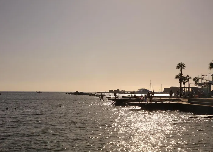 Huisdiervriedelijke Regina Gardens 2 Bedroom Sea View Flat in Paphos